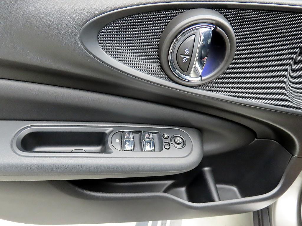 Mini Clubman - Vista 11