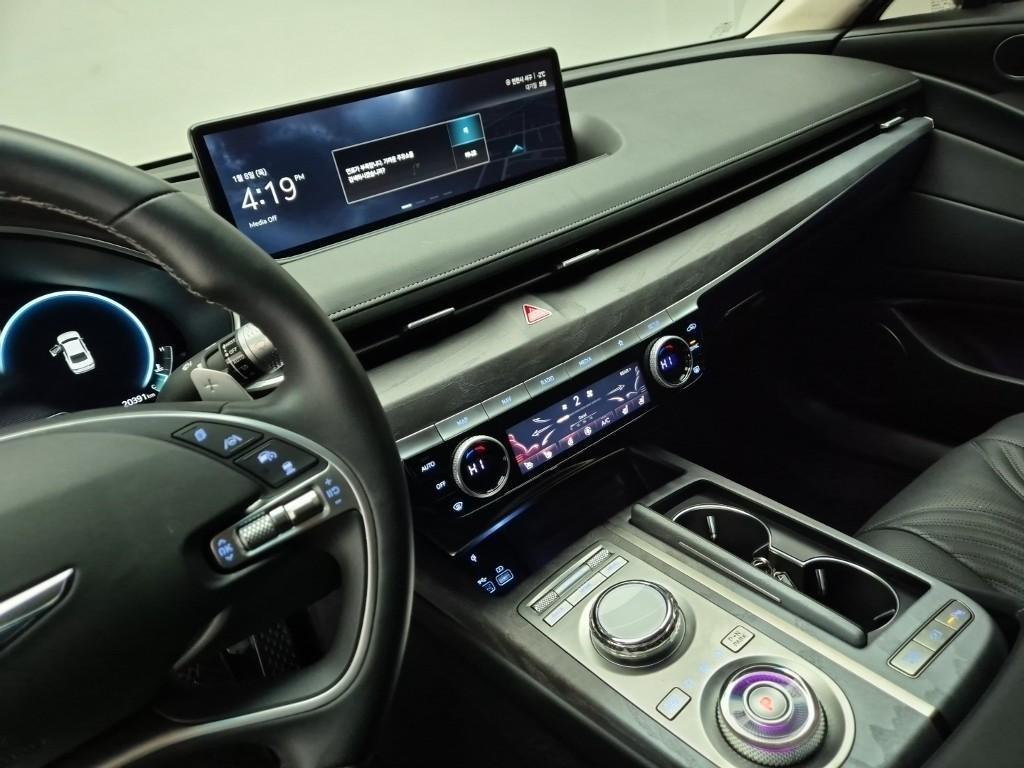 Genesis G80 - Vista 9