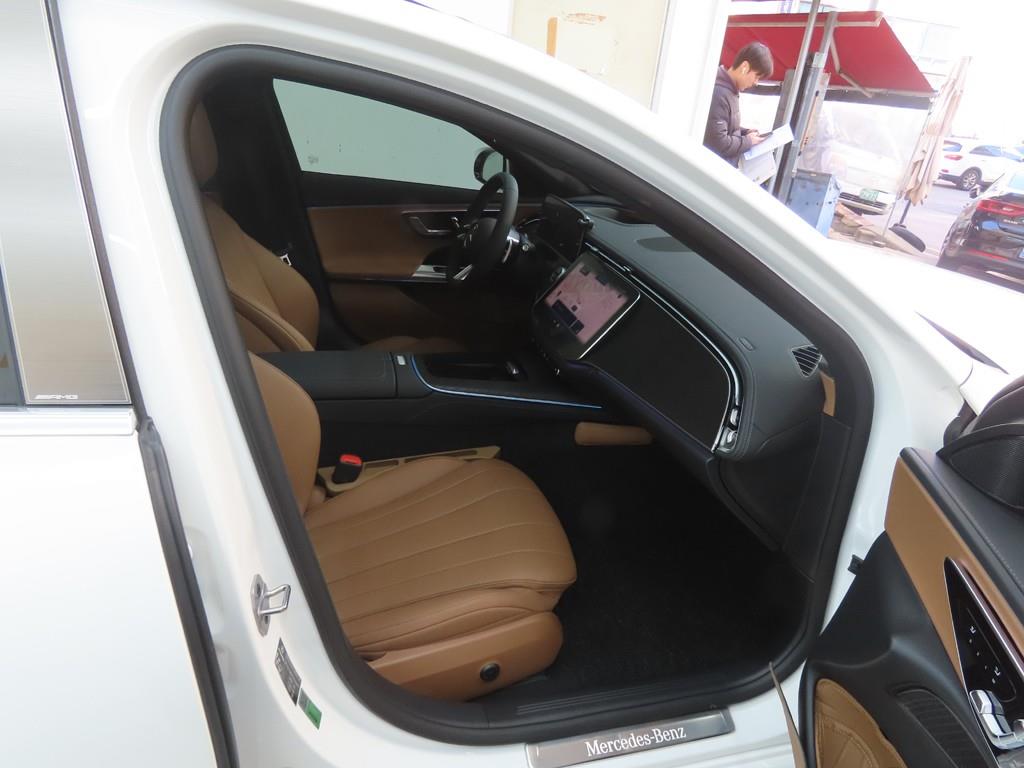 Mercedes Benz E class - Vista 8