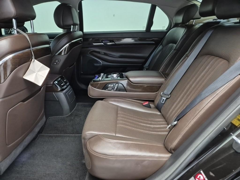 Genesis EQ900 - Vista 12