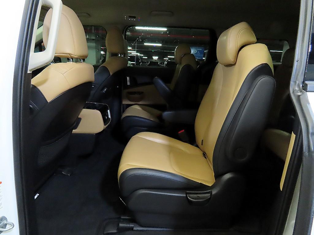 KIA Carnival - Vista 7