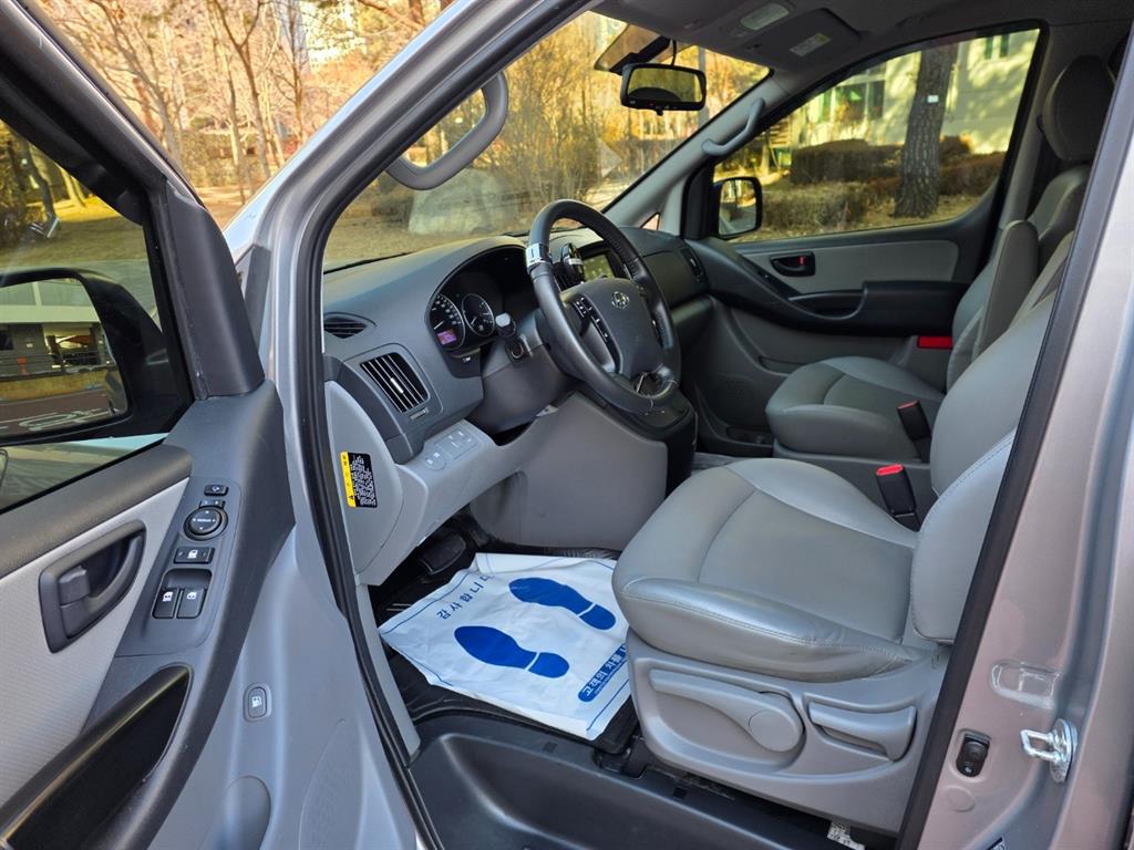 HYUNDAI Starex 2021 Gris - Importación desde Corea - HF Imports Iquique - Foto 16
