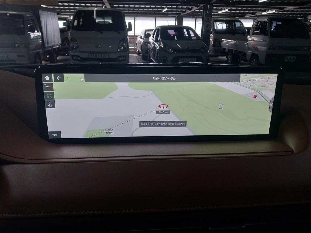 Genesis G80 - Vista 10