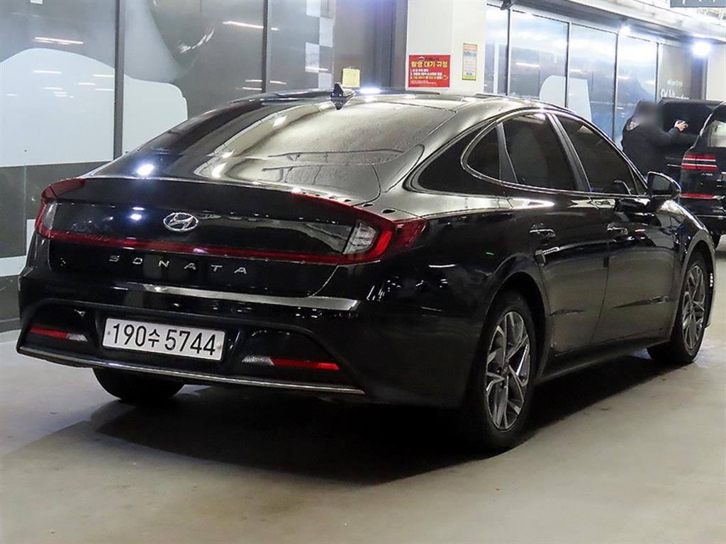 HYUNDAI Sonata - Vista 4