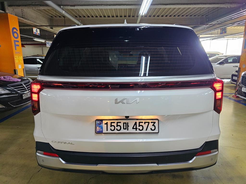 KIA Carnival - Vista 5