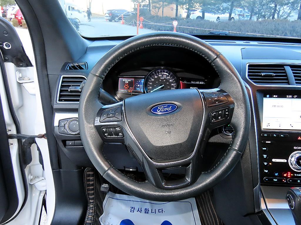 Ford Explorer - Vista 8