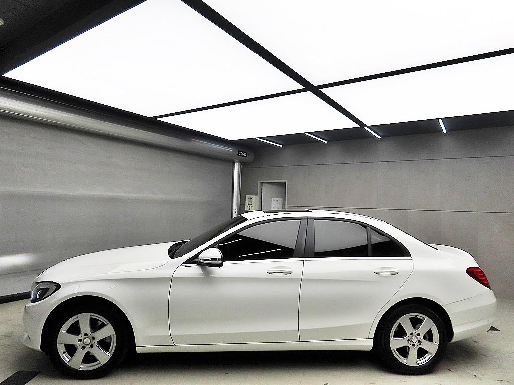 Mercedes Benz C Class - Vista 4