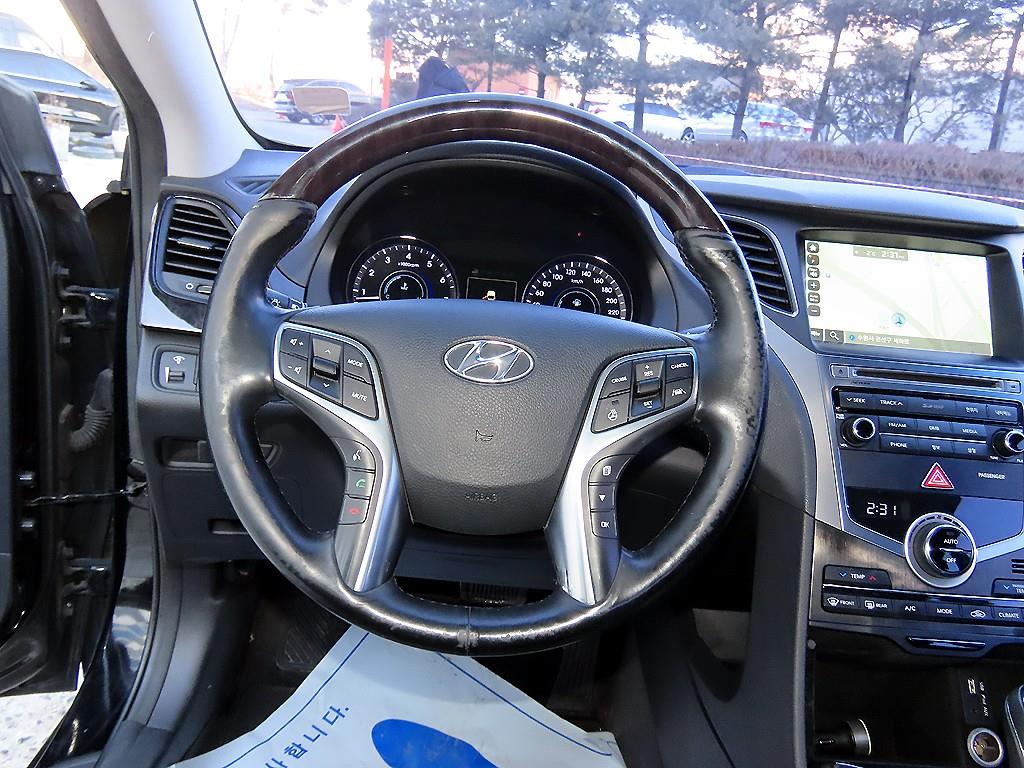 HYUNDAI Grandeur - Vista 8