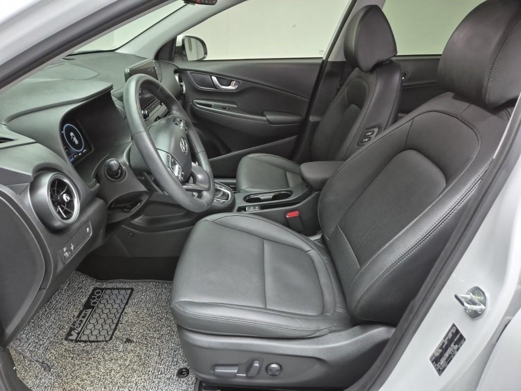 HYUNDAI Kona - Vista 11