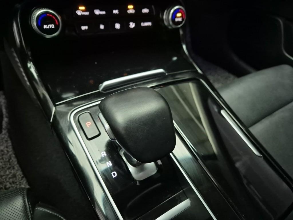 KIA Stinger - Vista 8