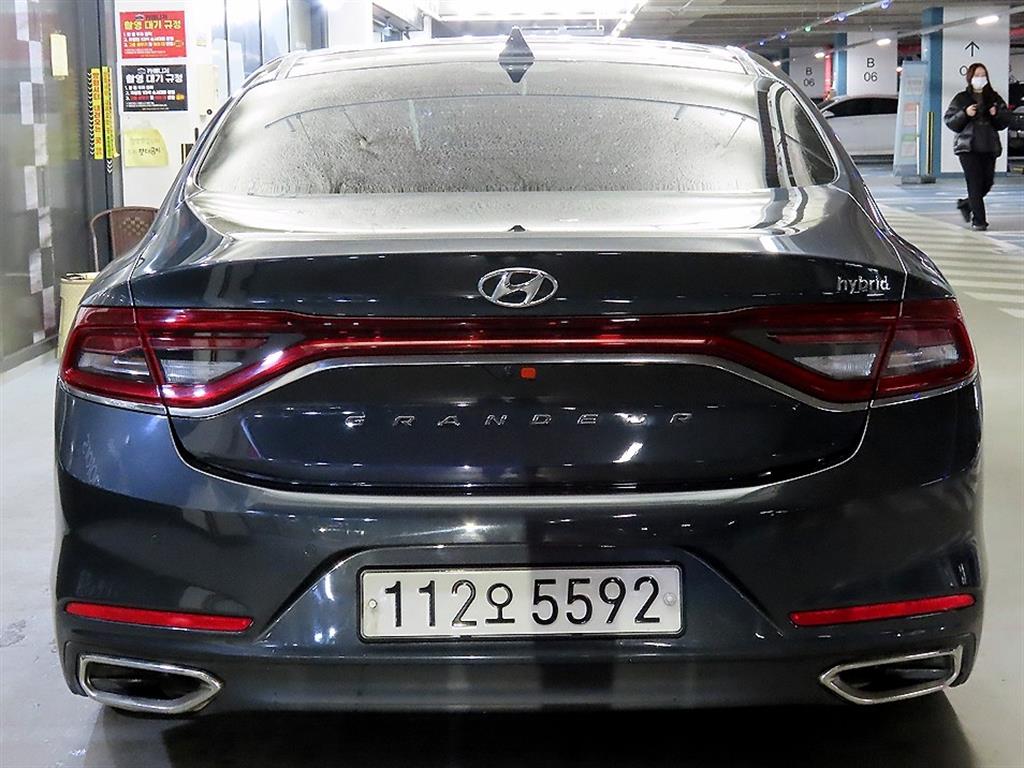 HYUNDAI Grandeur - Vista 5