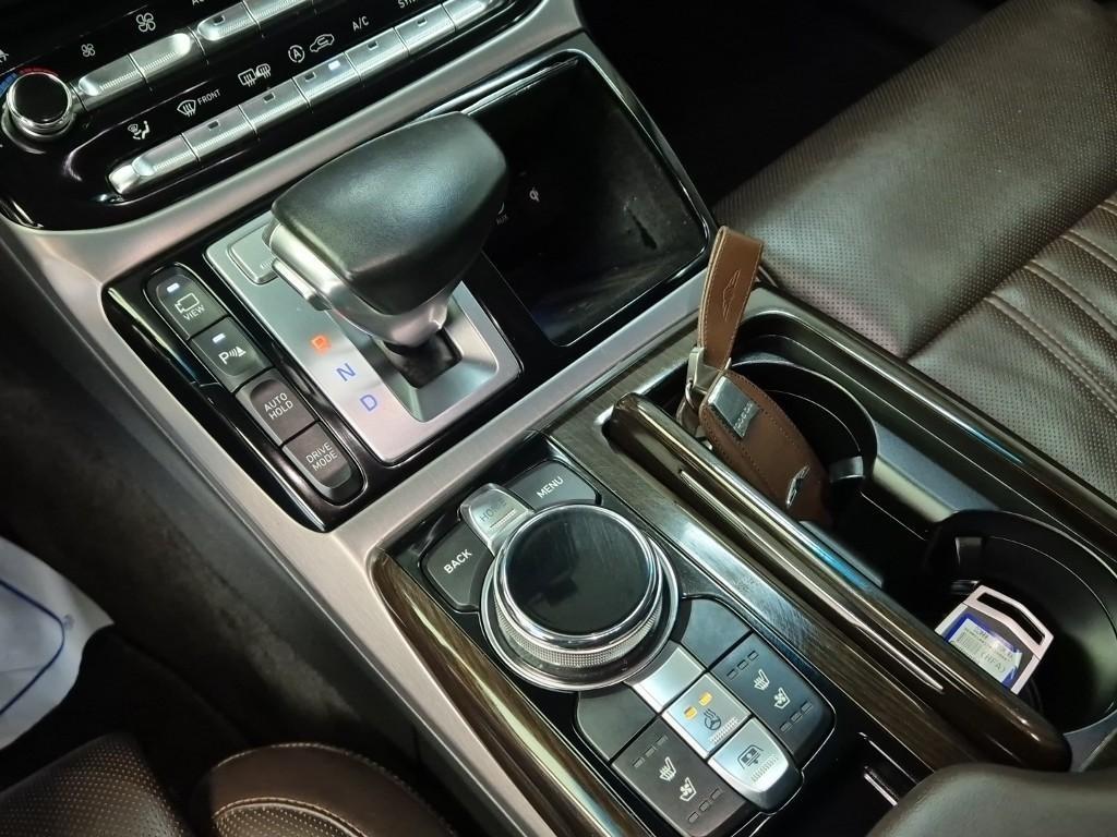 Genesis EQ900 - Vista 8