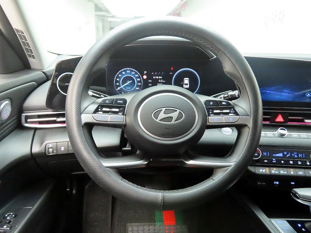 HYUNDAI Avante - Vista 8