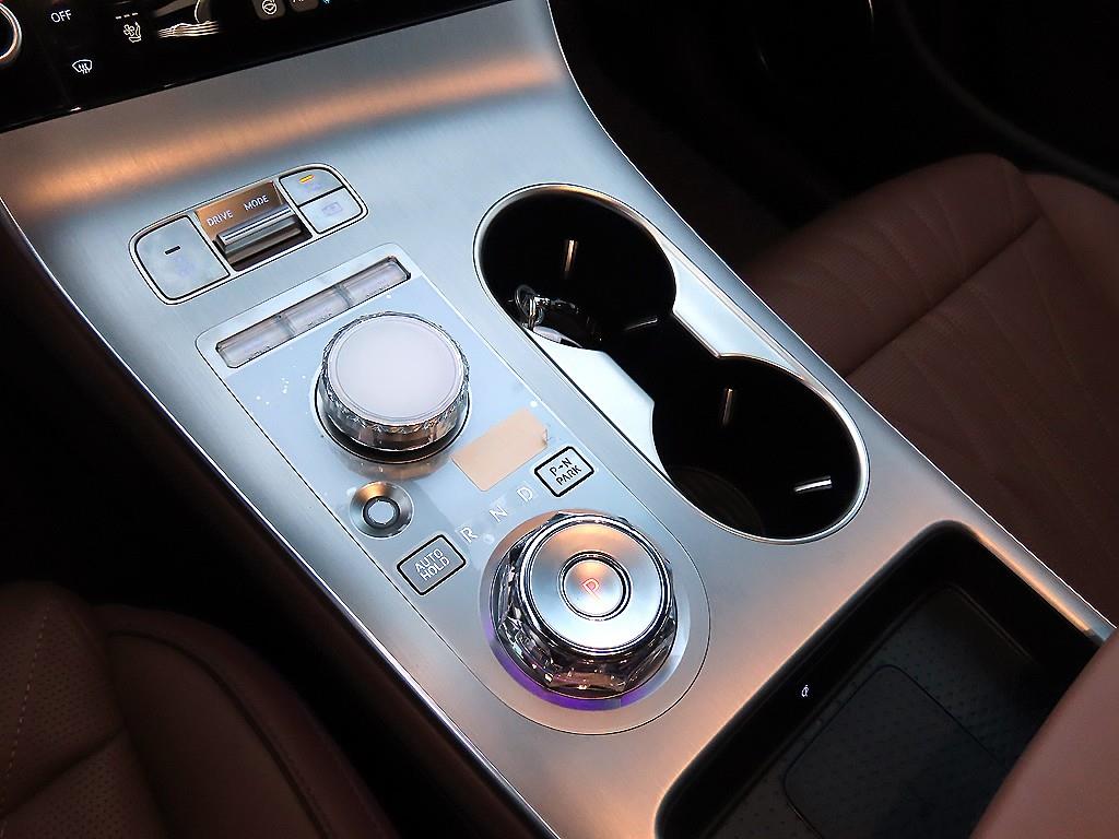 Genesis GV70 - Vista 11