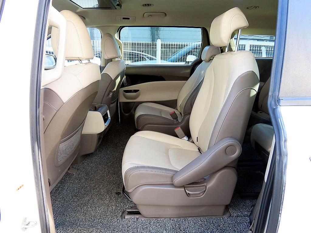 KIA Carnival - Vista 6