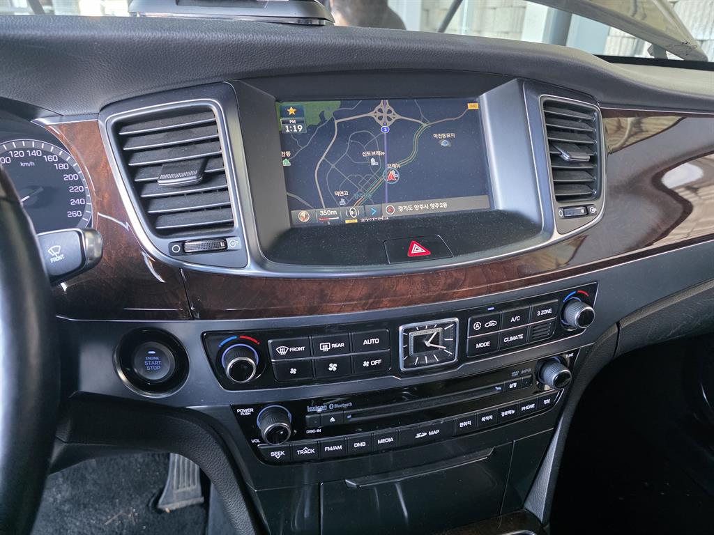 HYUNDAI Equus - Vista 9