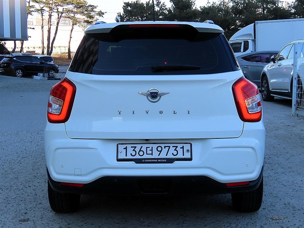 Ssangyong Tivoli - Vista 4