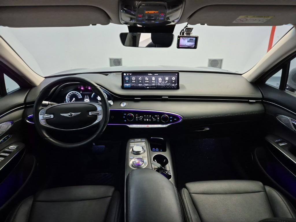 Genesis GV70 - Vista 7