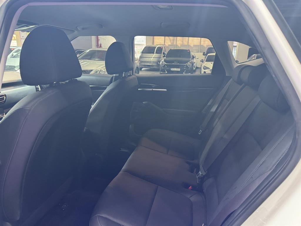 KIA Seltos - Vista 9