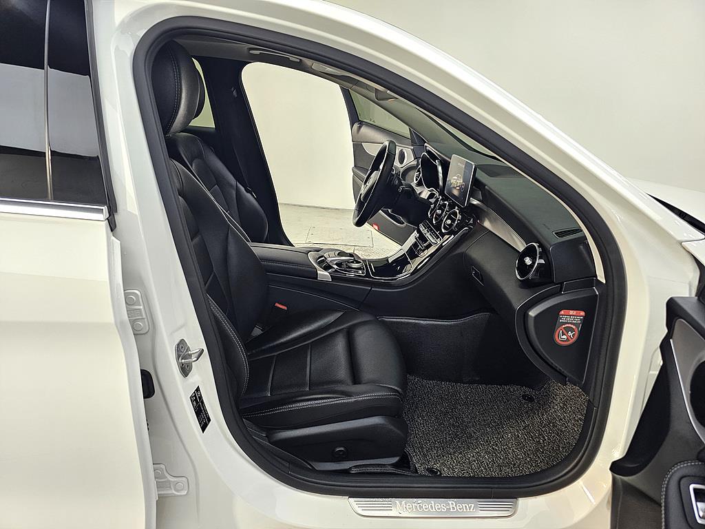 Mercedes Benz C Class - Vista 11