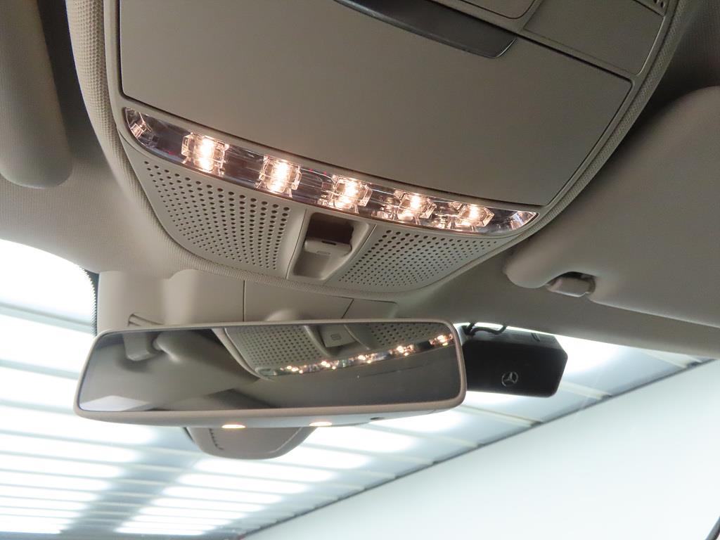 Mercedes Benz E class - Vista 12