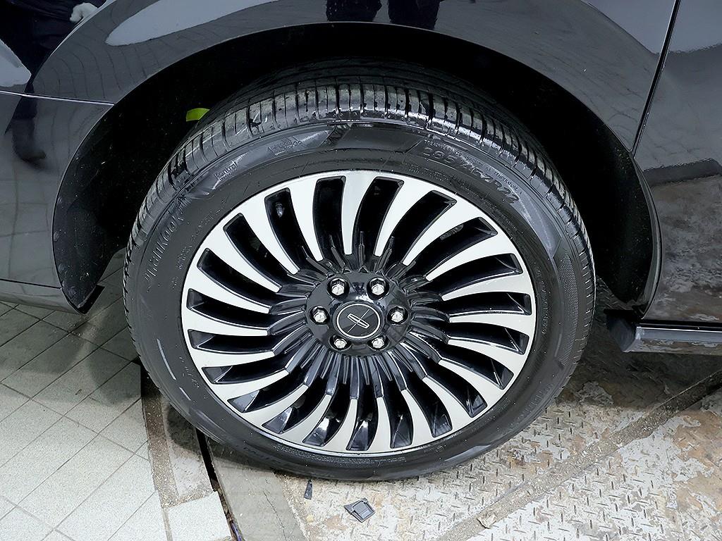 Lincoln Navigator 2019 Negro - Importación desde Corea - HF Imports Iquique - Foto 9