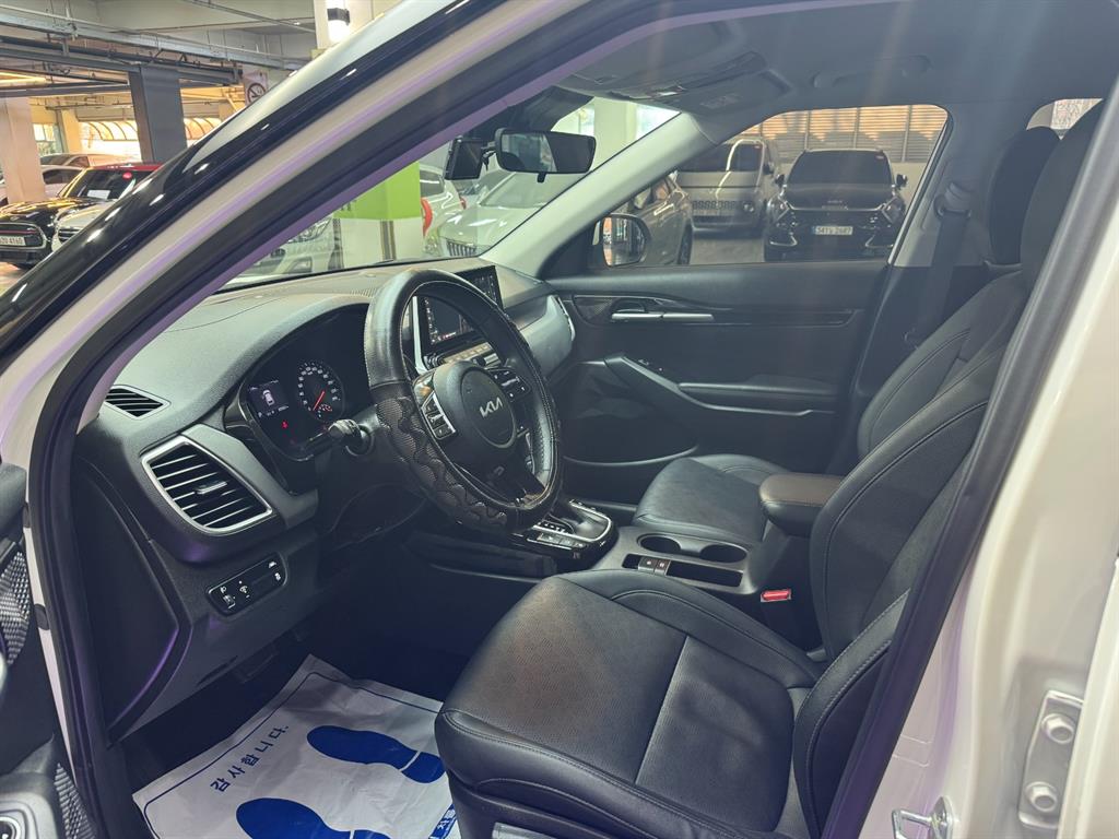 KIA Seltos - Vista 8