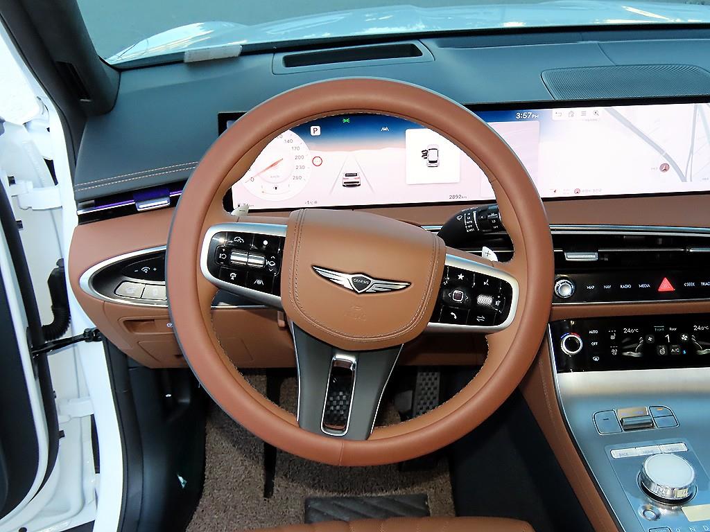 Genesis GV70 - Vista 8