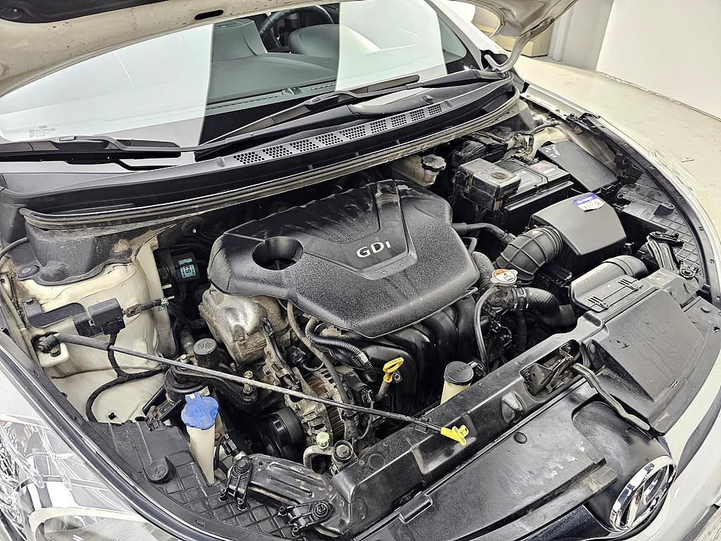 HYUNDAI Avante - Vista 6