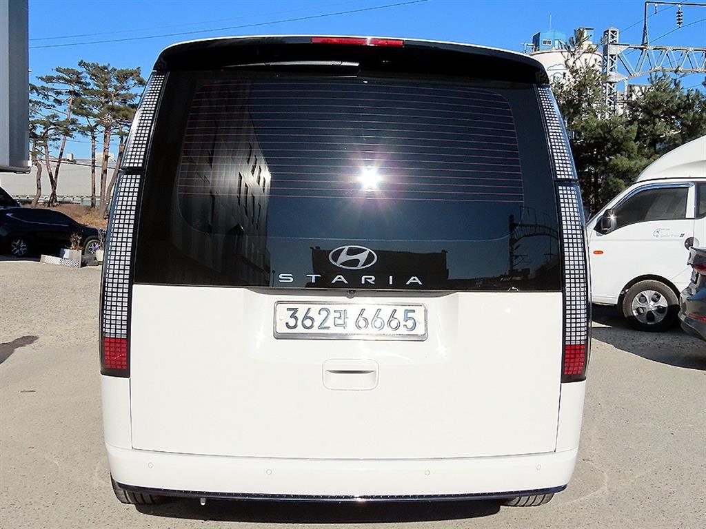 HYUNDAI Staria - Vista 4