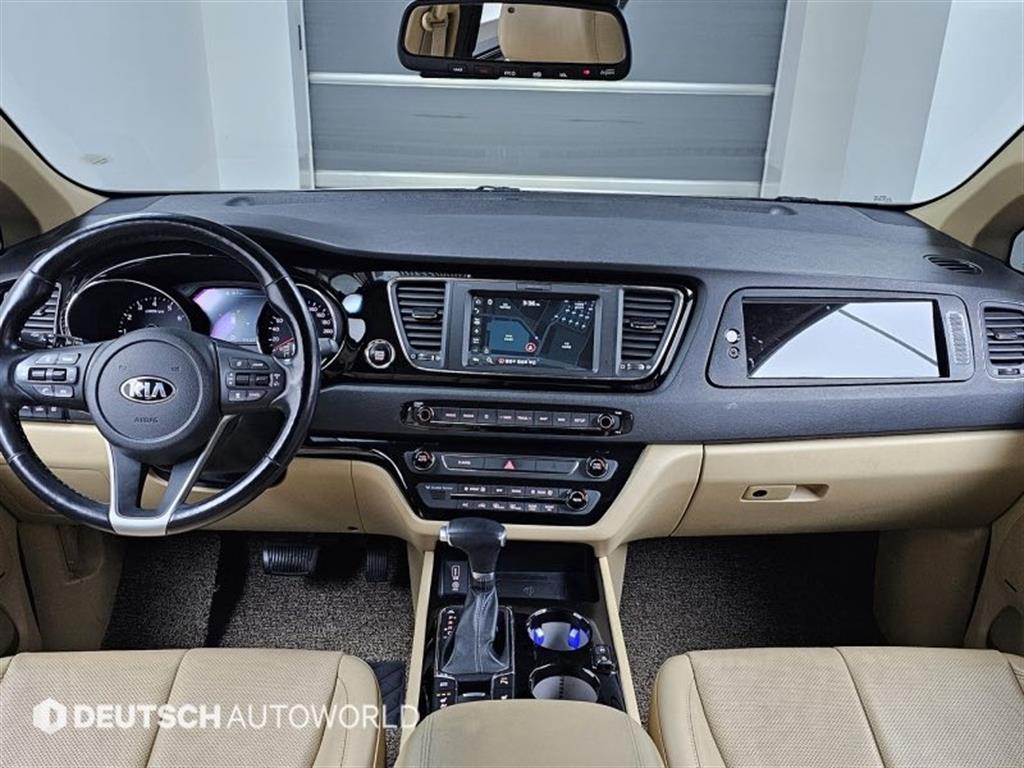 KIA Carnival - Vista 7