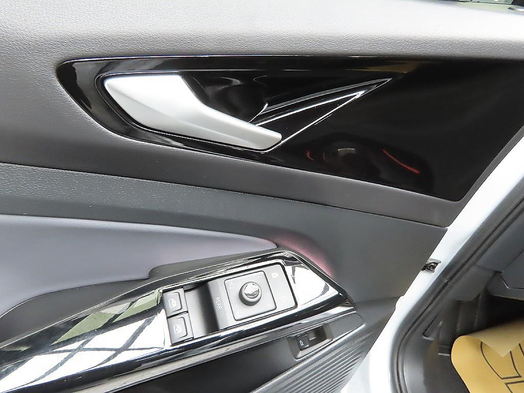 Volkswagen ID.4 2025 Blanco - Importación desde Corea - HF Imports Iquique - Foto 13