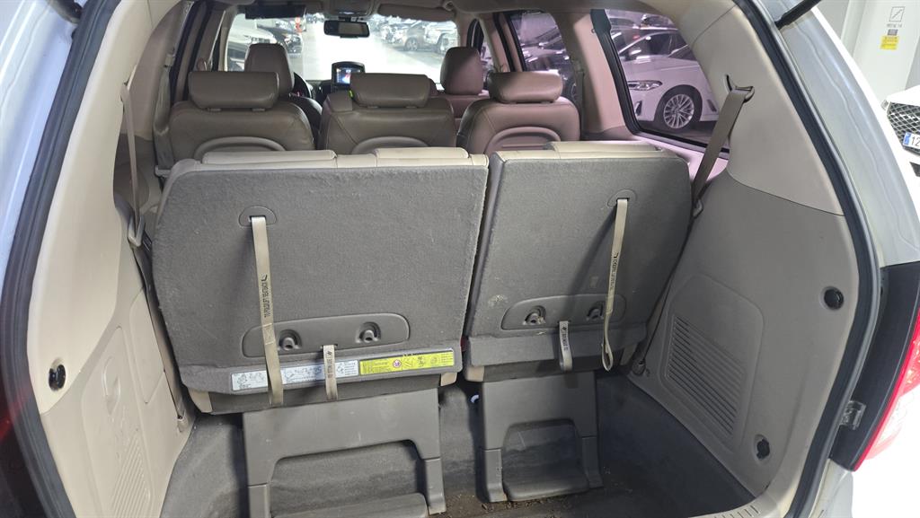 KIA Carnival - Vista 7