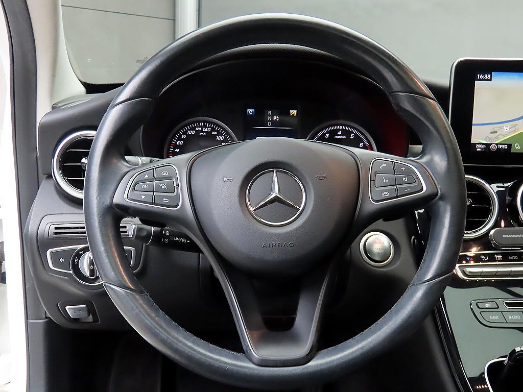 Mercedes Benz C Class - Vista 9