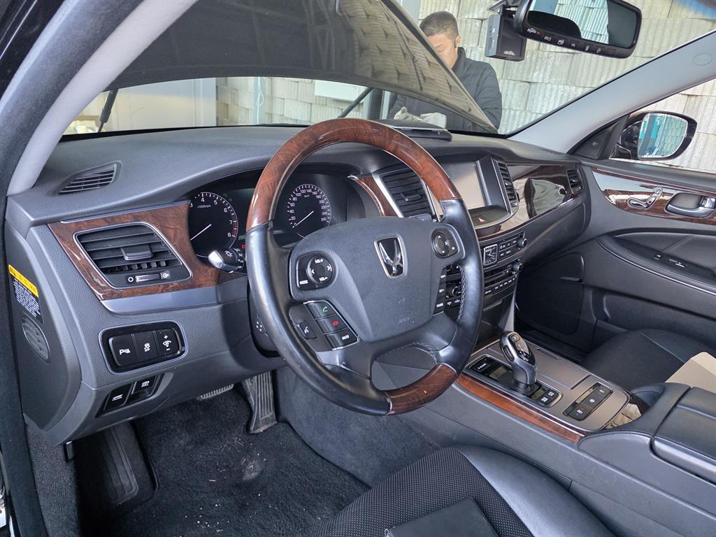 HYUNDAI Equus - Vista 4