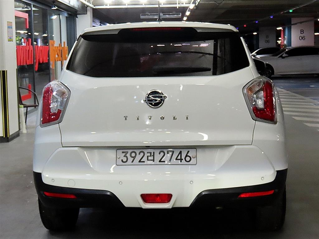 Ssangyong Tivoli - Vista 5