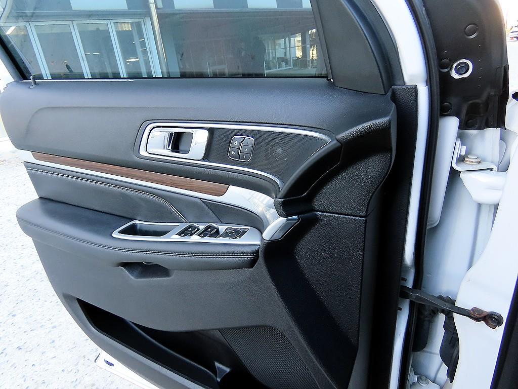 Ford Explorer - Vista 11