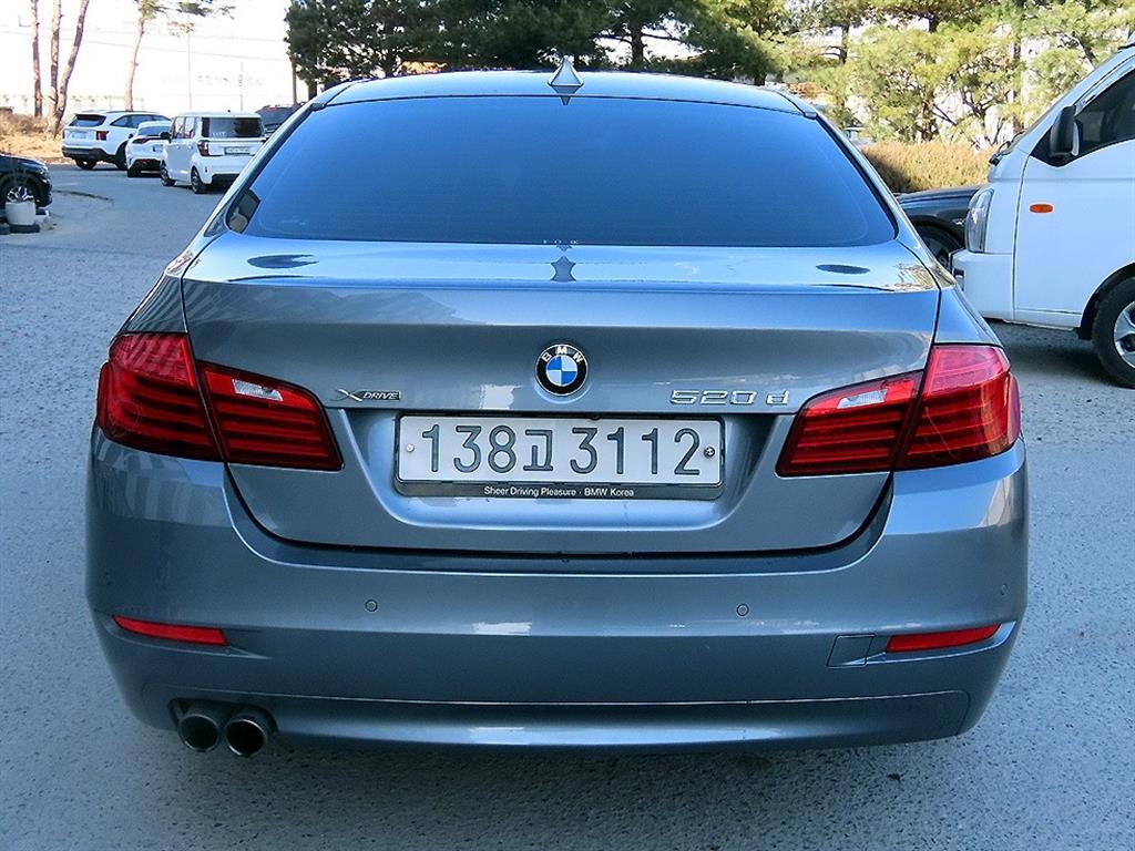 BMW 5 Series - Vista 4