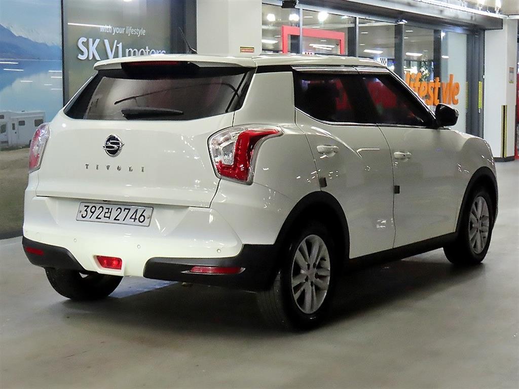 Ssangyong Tivoli - Vista 4