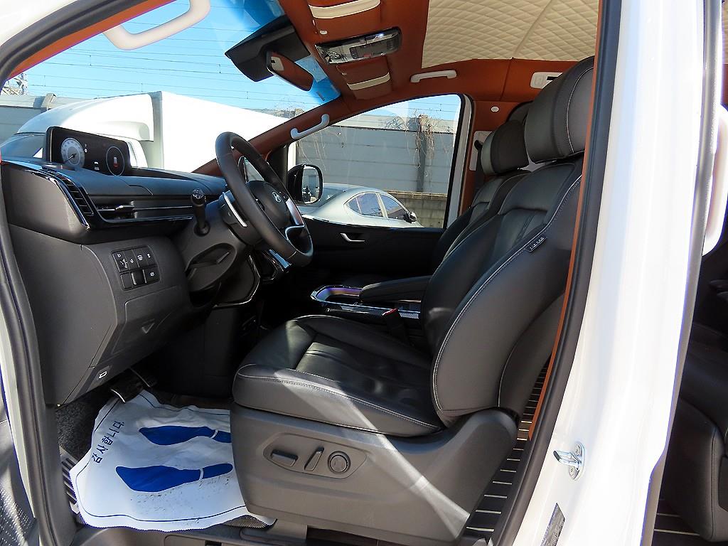 HYUNDAI Staria - Vista 5