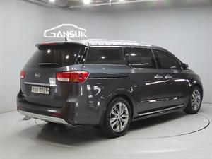 KIA Carnival - Vista 8