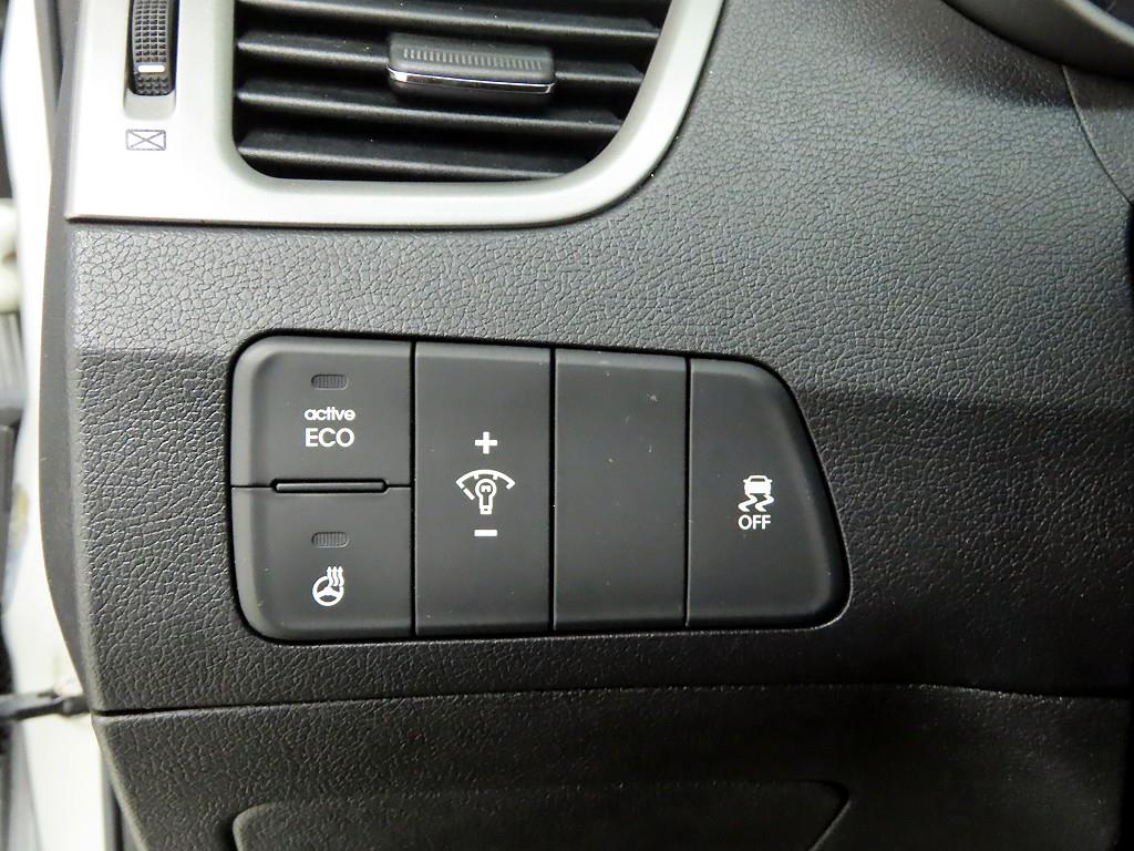 HYUNDAI Avante - Vista 12