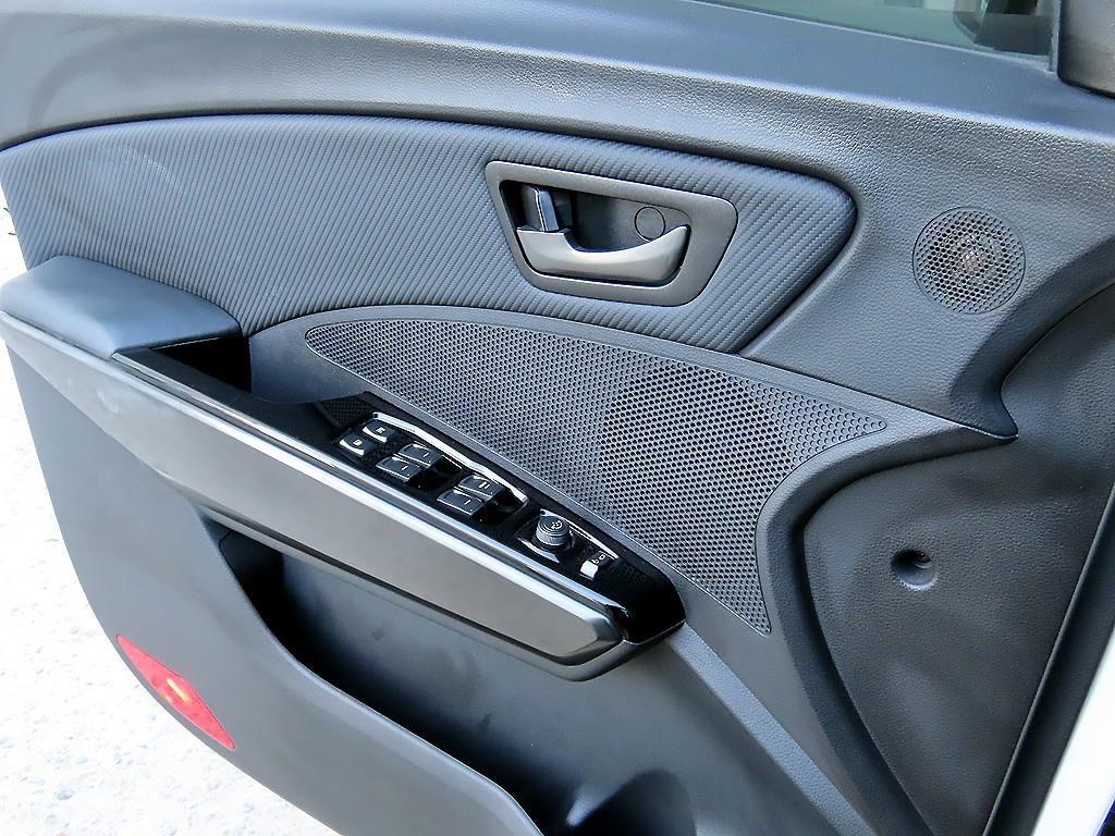 Ssangyong Tivoli - Vista 11