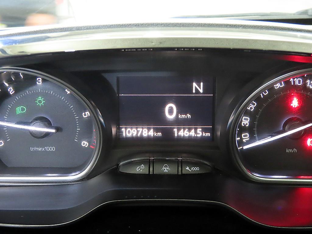 Peugeot 2008 - Vista 9