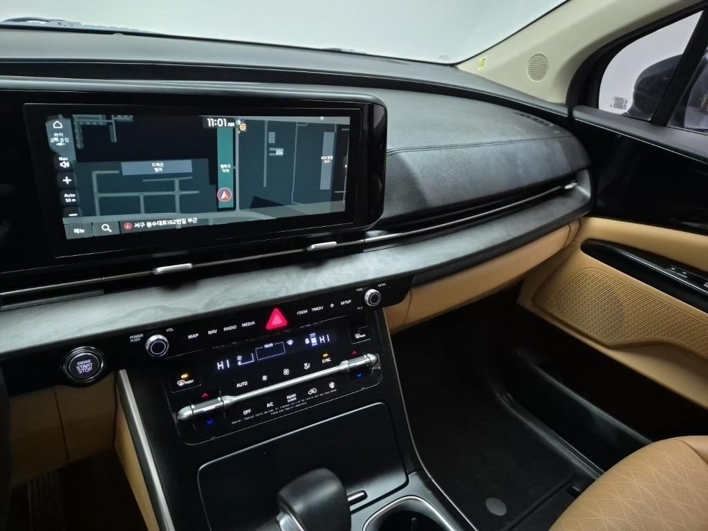 KIA Carnival - Vista 10