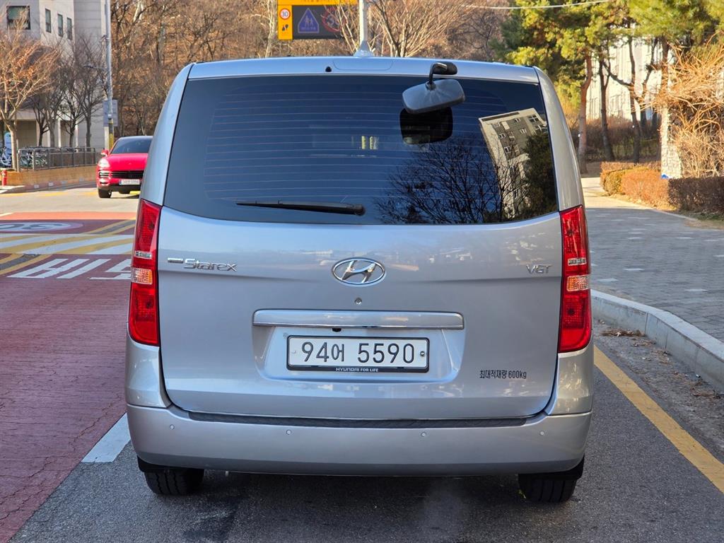 HYUNDAI Starex - Vista 4