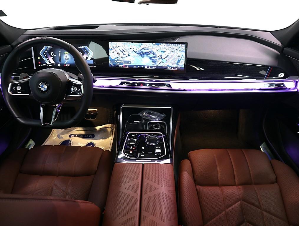 BMW 7 Series - Vista 5