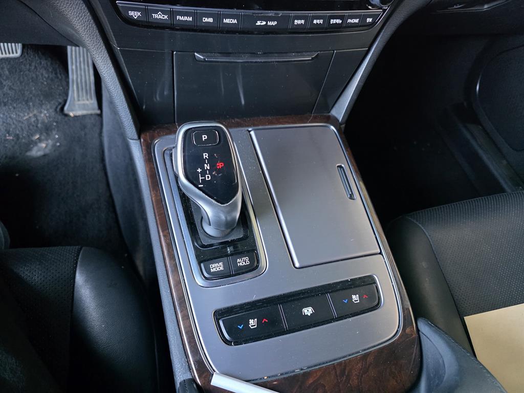 HYUNDAI Equus - Vista 10