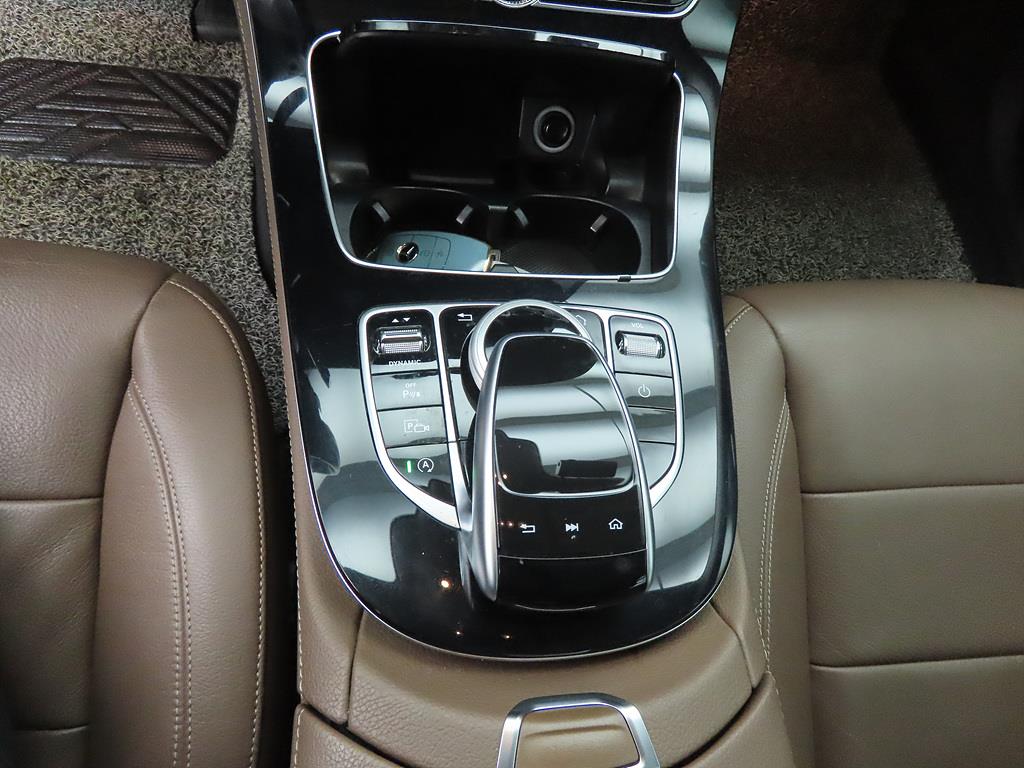 Mercedes Benz E class - Vista 11