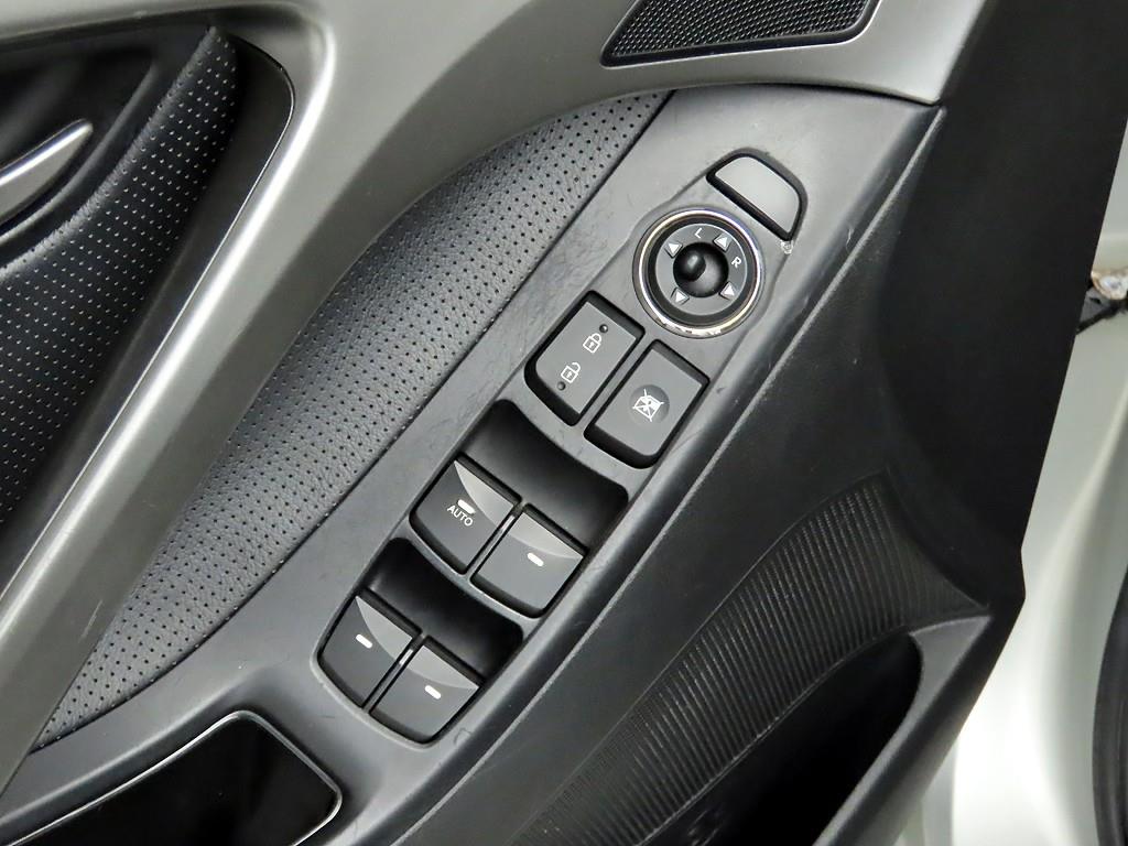 HYUNDAI Avante - Vista 11